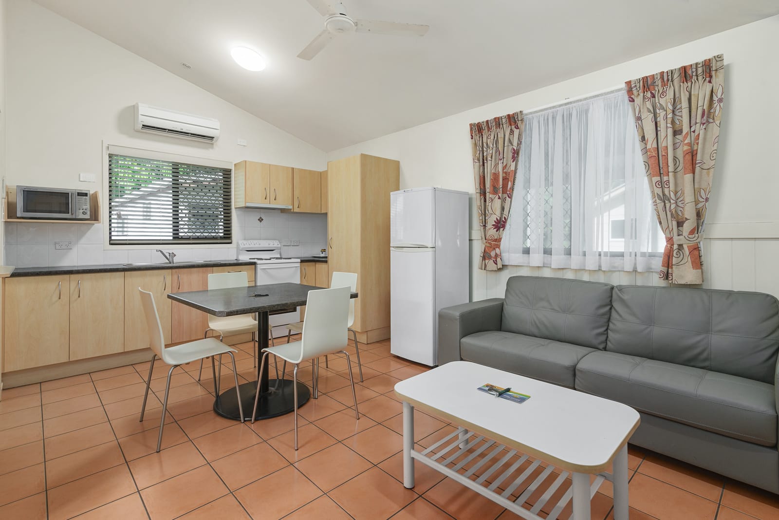 Lounge Room - Metro Cabin