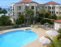 Burleigh Heads Accommodatio golden riviera beach resort