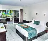 Castaways Resort and Spa coral sea2