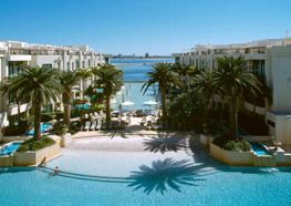 Main Beach Accommodation palazzo versace