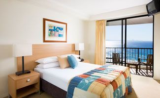 Mantra Coolangatta Beach bedroom