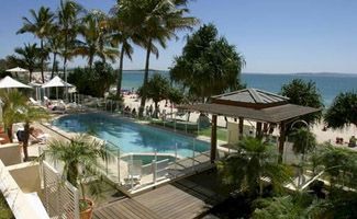 Noosa Accommodation netanya noosa pool