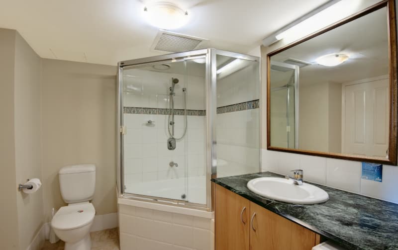 Landmark Resort Spa Bathroom