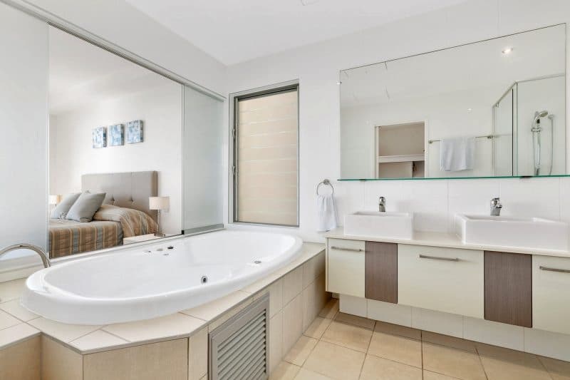 Rainbow Sea Resort Bathroom