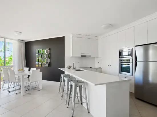 noosa tropicana Kitchen